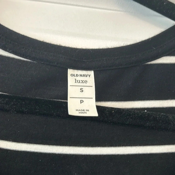 Old navy stripped luxe top - Picture 2 of 5